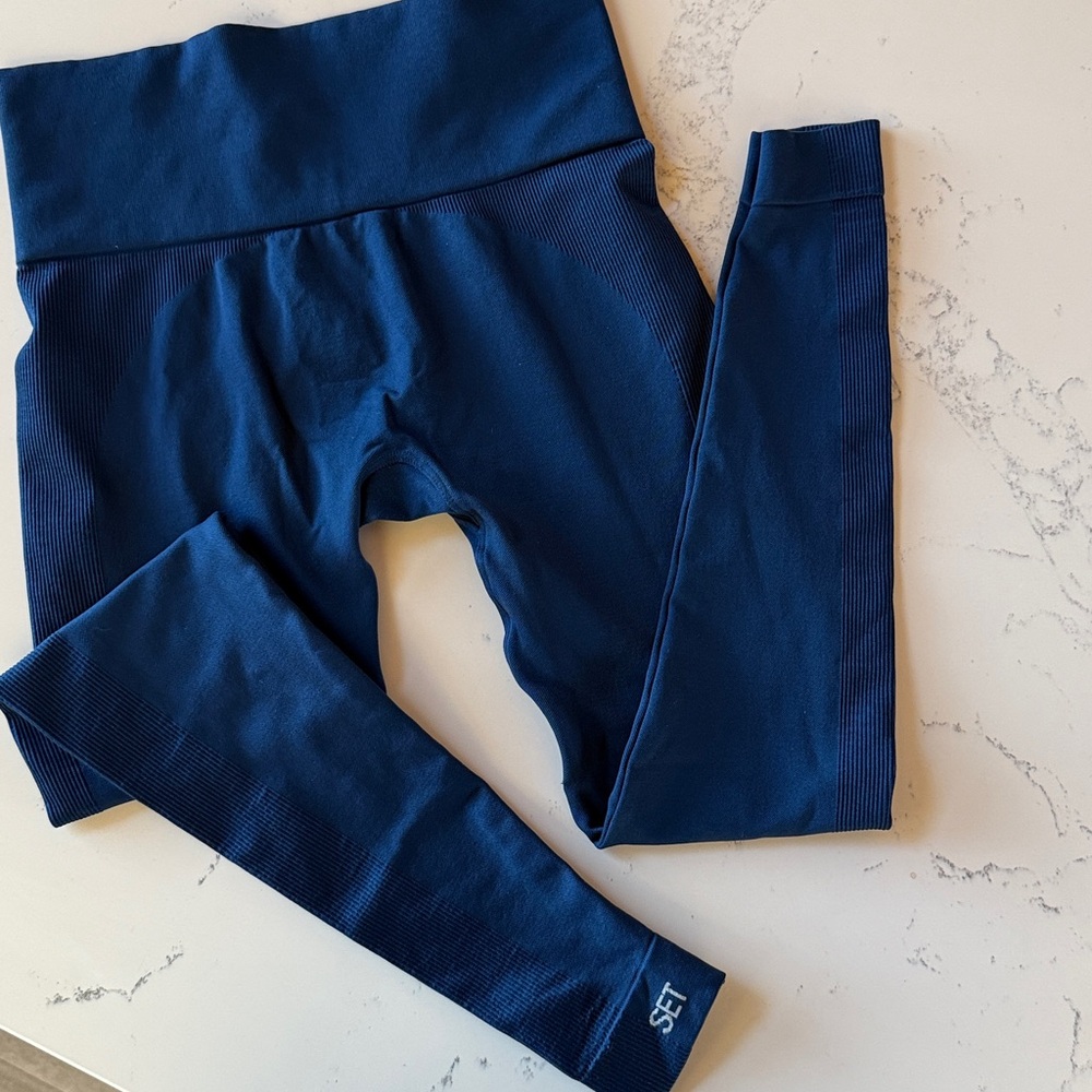 SET Active Navy Ribbed Seamless Leggings & Sports Bra Set - Picture 8 of 8